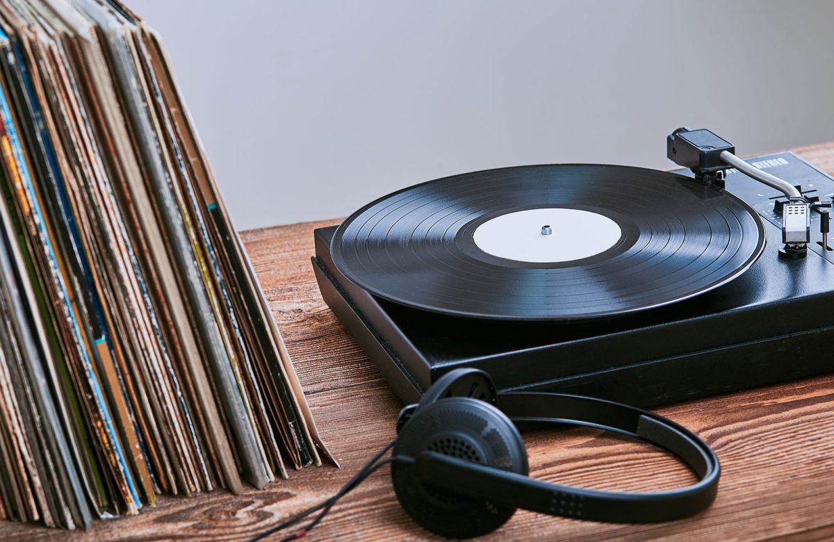 Navigating the Digital Marketplace for Physical Media: A Guide to Online Vinyl Record Shopping
