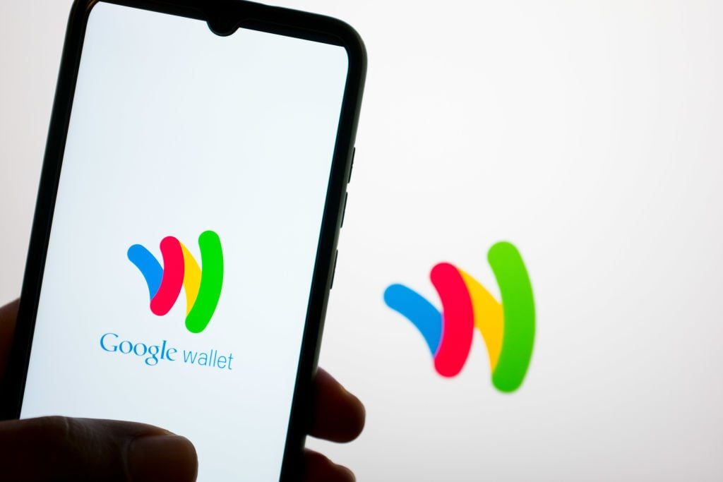 Google Wallet Introduces Lock Screen Flight Tracking for Android Users