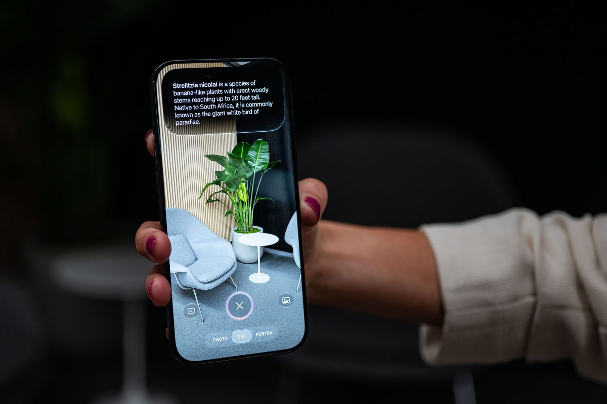 Apple’s Camera Chief Says AI Can Give Users ‘Superpowers’ in Photo Editing